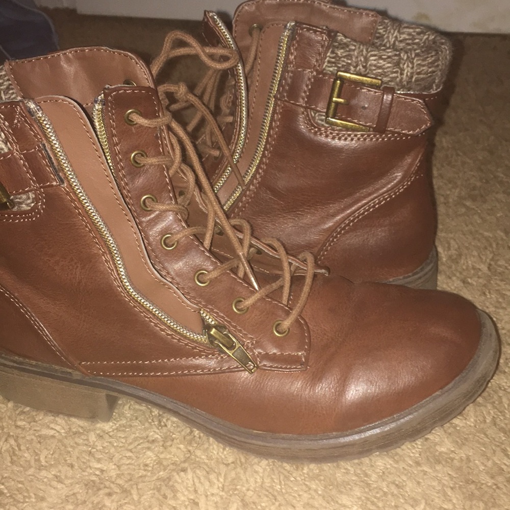 ~rarely worn~ combat boots